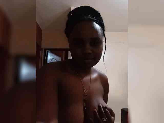 Prettyshe webcam