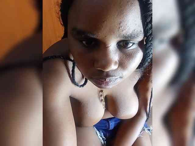Prettyshe webcam