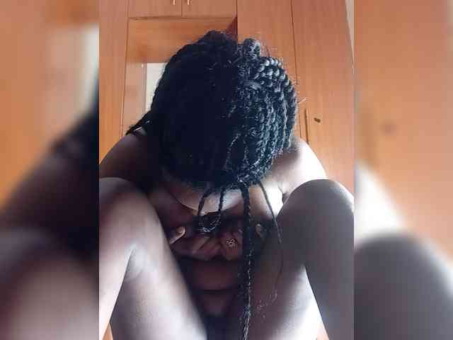 Prettyshe webcam