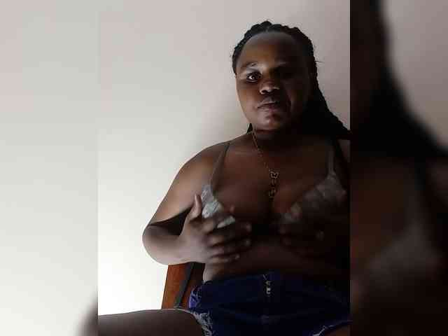 Prettyshe webcam