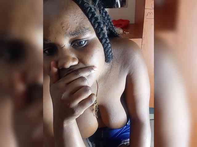 Prettyshe webcam