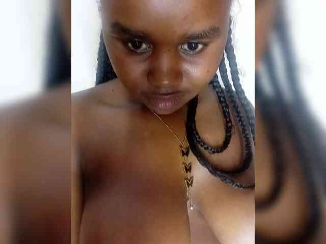Prettyshe webcam