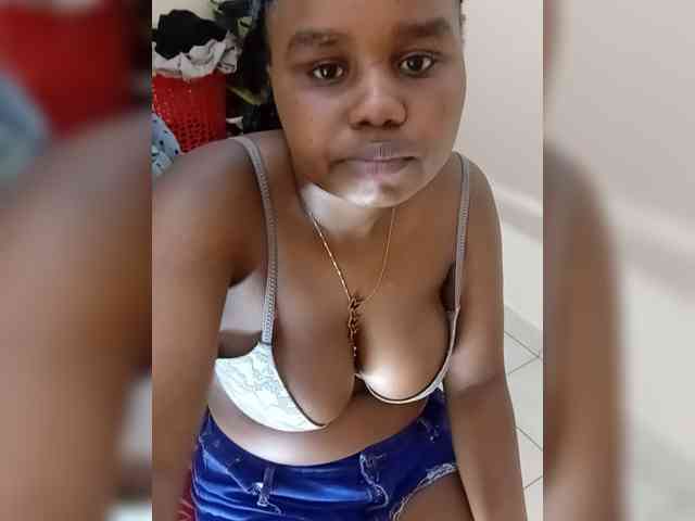 Prettyshe webcam