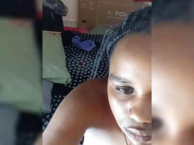 Prettyshe webcam
