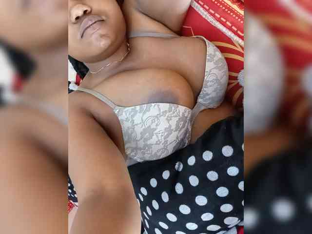 Prettyshe webcam