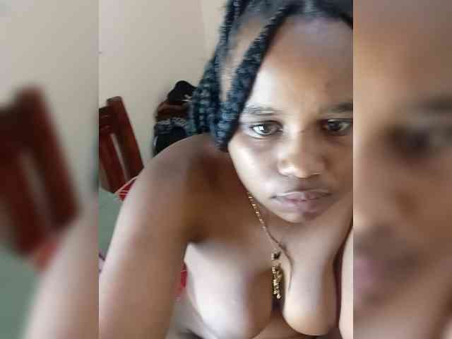 Prettyshe webcam