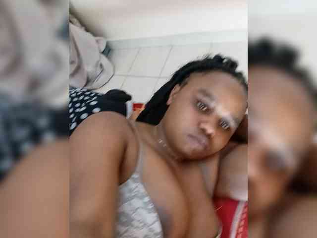 Prettyshe webcam