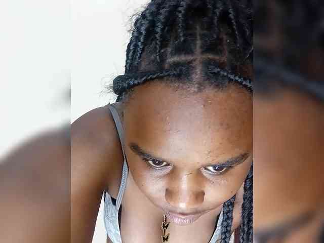 Prettyshe webcam