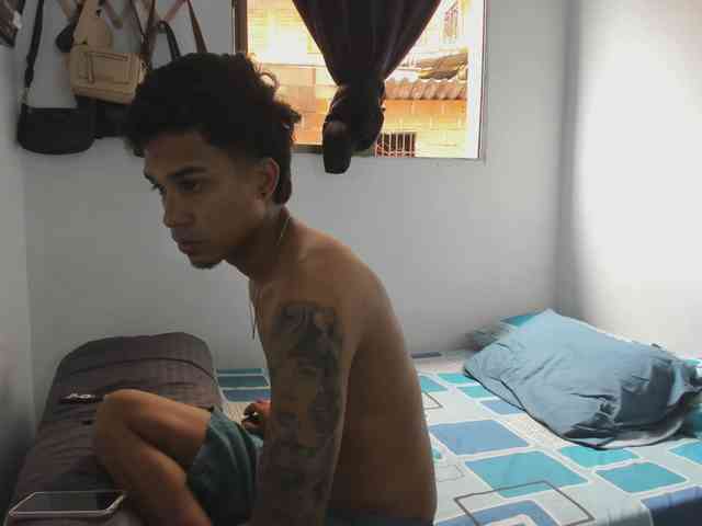 DanyAndCami webcam