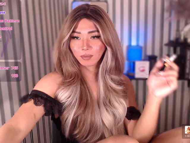 kattieflirty11's live room