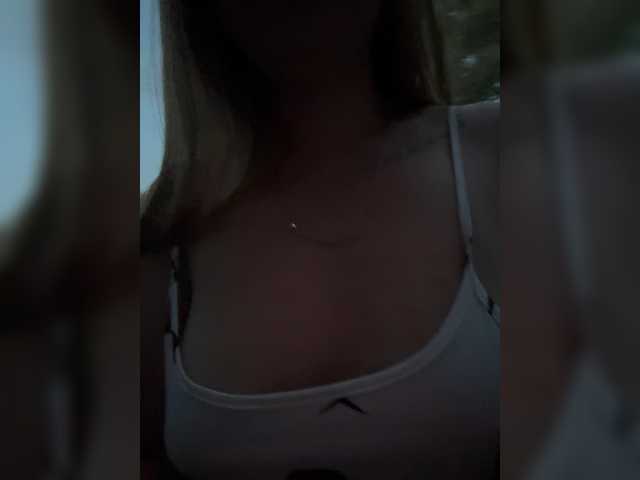 Alis-8 live cam on BongaCams