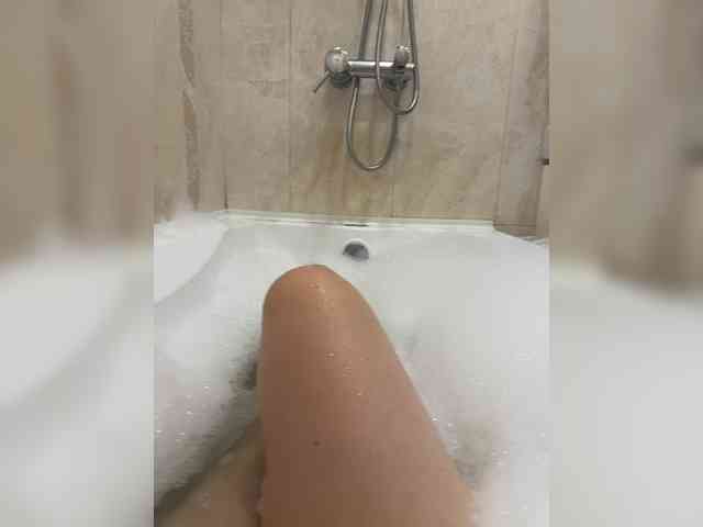 Модель: AlisaConti