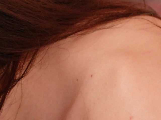 CoraEast live cam on BongaCams