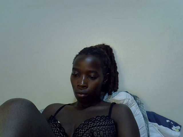 miss-vibes live cam on BongaCams