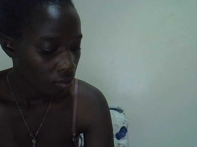 miss-vibes live cam on BongaCams