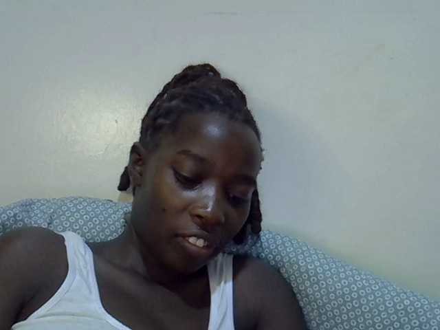 miss-vibes live cam on BongaCams