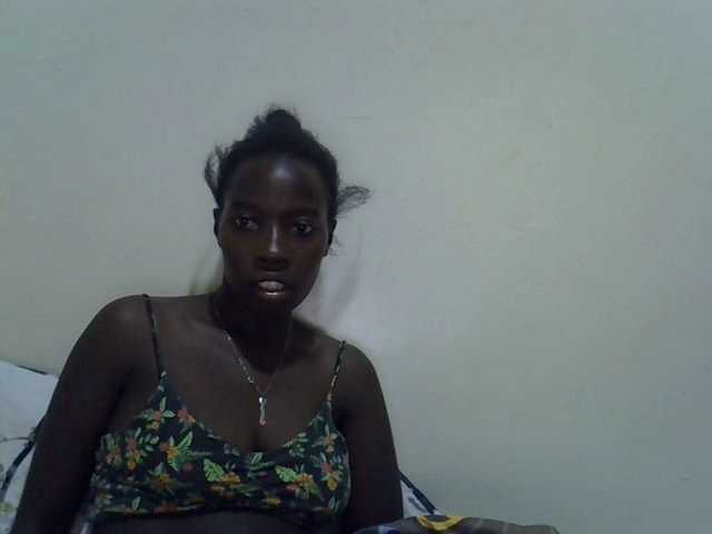miss-vibes live cam on BongaCams