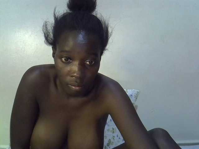 miss-vibes live cam on BongaCams