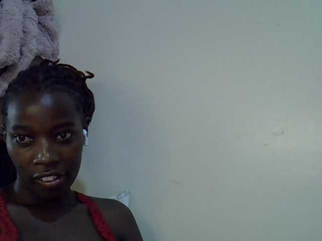 miss-vibes live cam on BongaCams