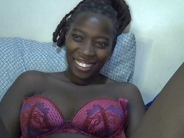 miss-vibes live cam on BongaCams