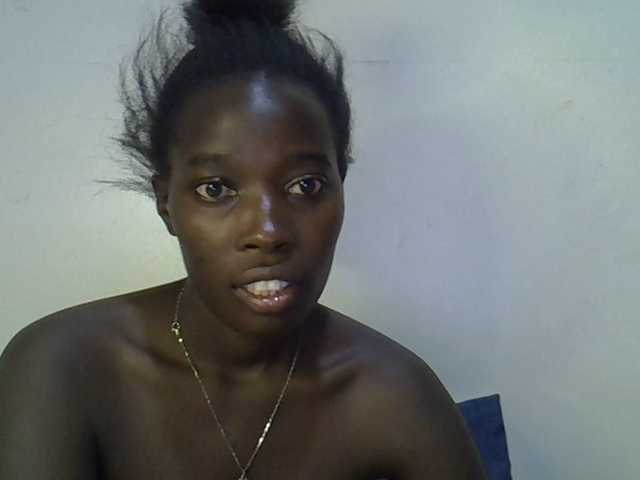 miss-vibes live cam on BongaCams