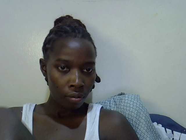 miss-vibes live cam on BongaCams