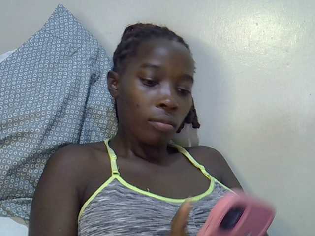 miss-vibes live cam on BongaCams