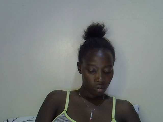 miss-vibes live cam on BongaCams