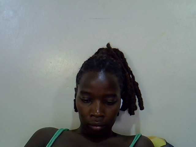 miss-vibes live cam on BongaCams