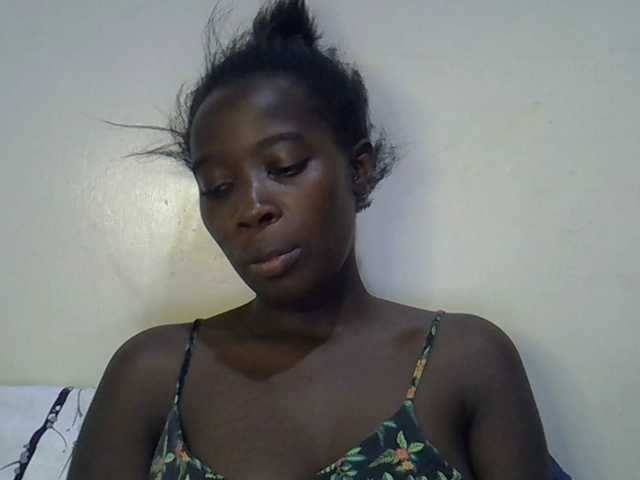 miss-vibes live cam on BongaCams