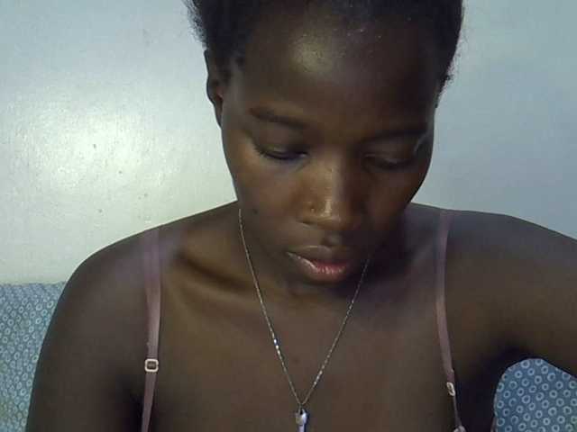 miss-vibes live cam on BongaCams
