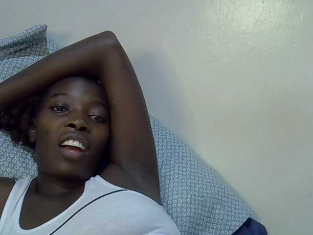 miss-vibes live cam on BongaCams