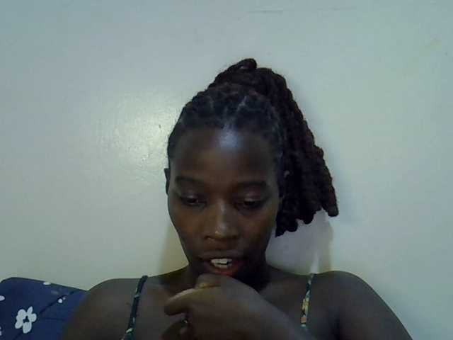 miss-vibes live cam on BongaCams