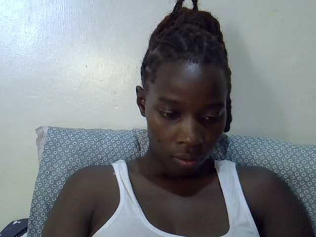 miss-vibes live cam on BongaCams