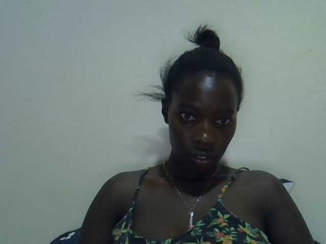 miss-vibes live cam on BongaCams