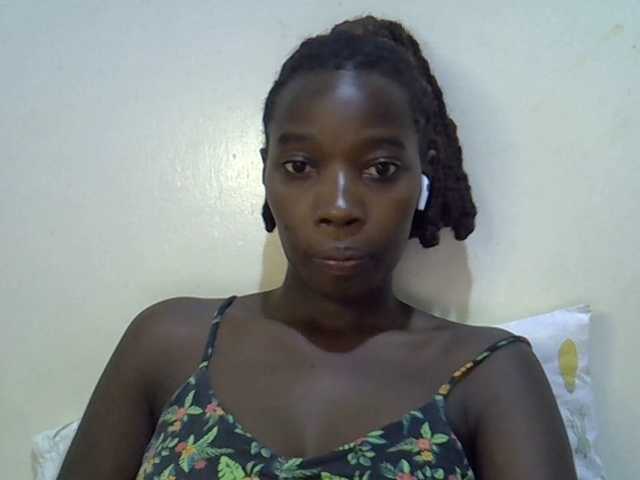 miss-vibes live cam on BongaCams