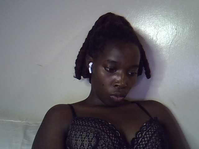 miss-vibes live cam on BongaCams