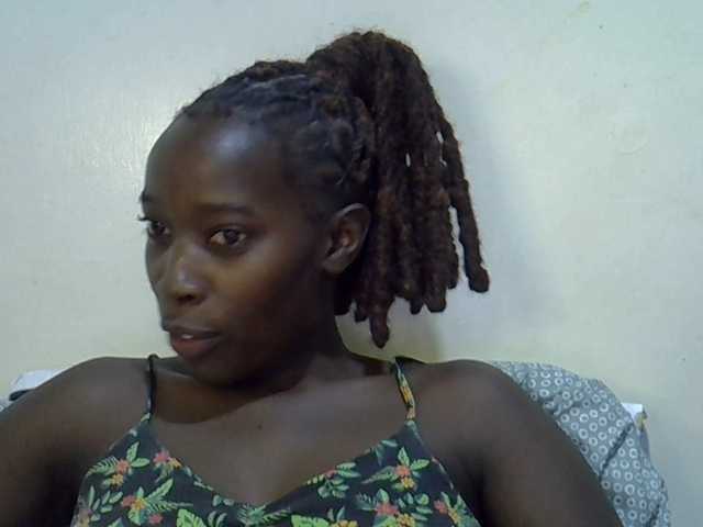miss-vibes live cam on BongaCams