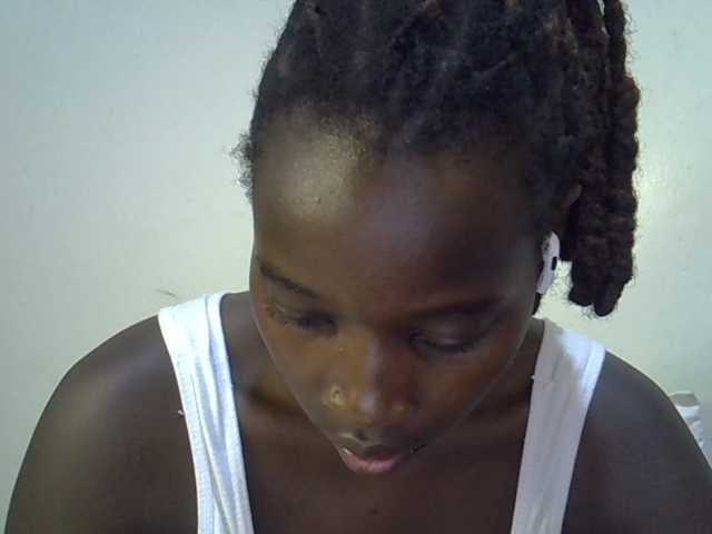 miss-vibes live cam on BongaCams