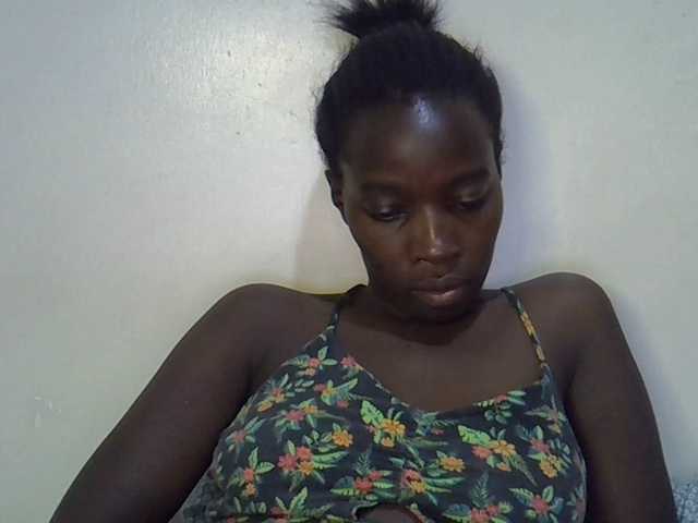 miss-vibes live cam on BongaCams