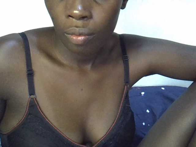 miss-vibes live cam on BongaCams