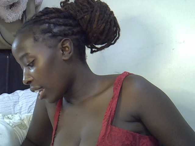 miss-vibes live cam on BongaCams