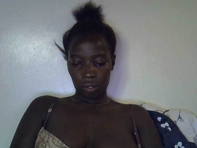 miss-vibes live cam on BongaCams