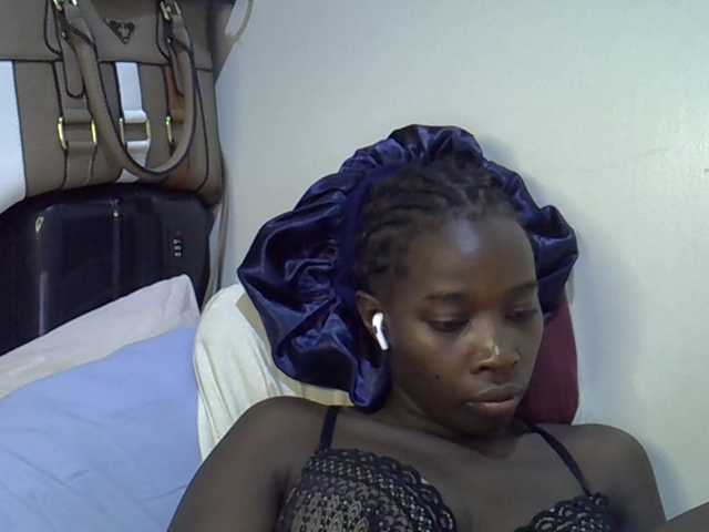 miss-vibes live cam on BongaCams