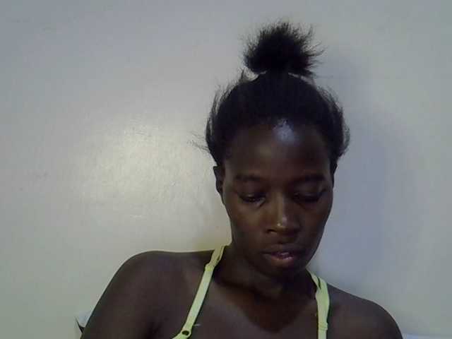 miss-vibes live cam on BongaCams