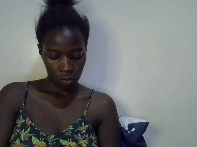 miss-vibes live cam on BongaCams