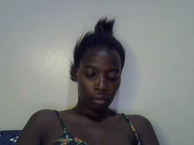 miss-vibes live cam on BongaCams
