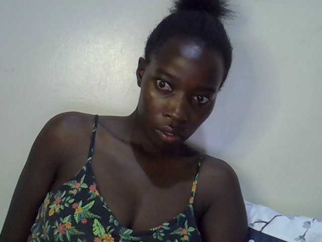 miss-vibes live cam on BongaCams