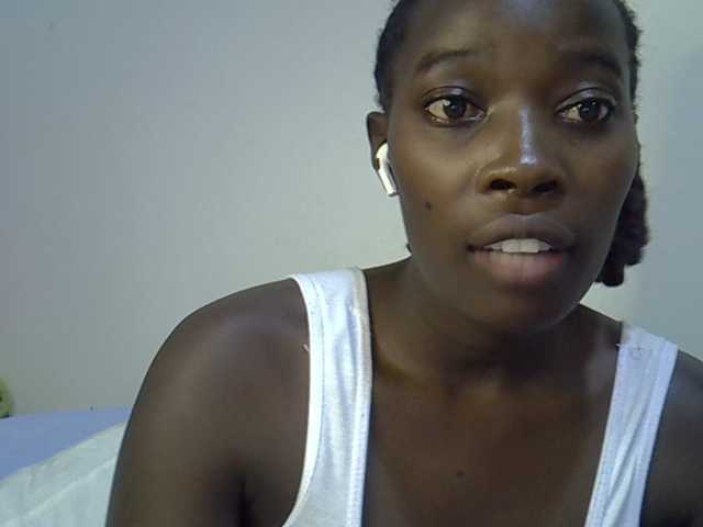 miss-vibes live cam on BongaCams