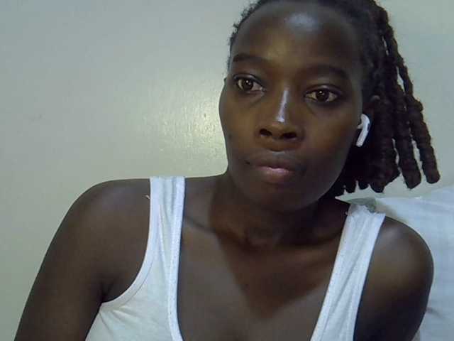 miss-vibes live cam on BongaCams